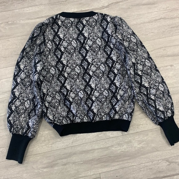 Lularoe Piper Sweater snakeskin print - Picture 6 of 6